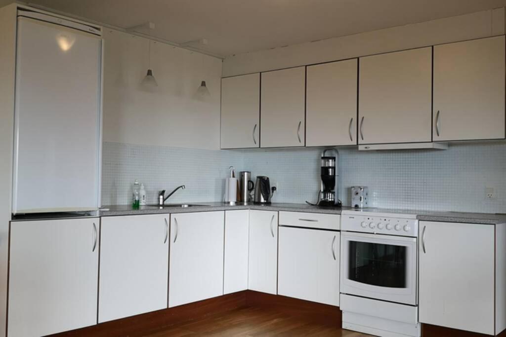 Large Apartment With Fabulous View Of Τόρσχαβν Εξωτερικό φωτογραφία
